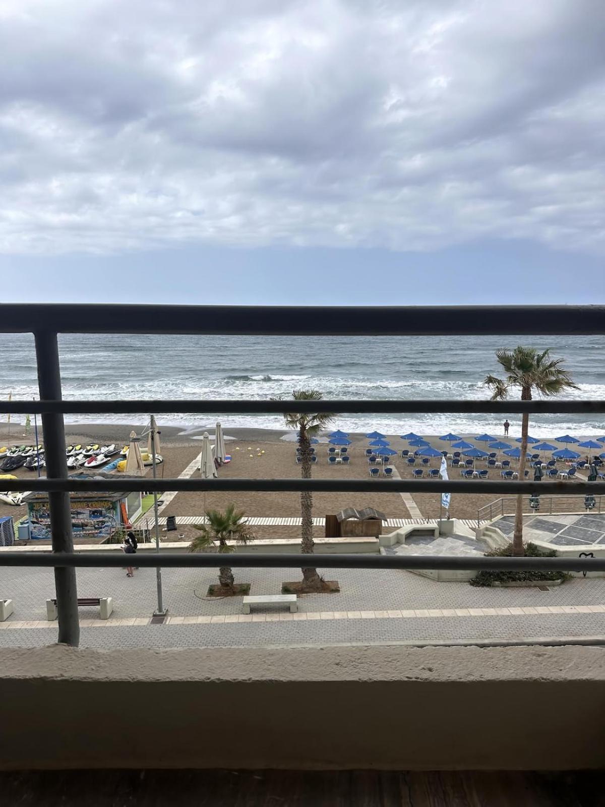 Akasha Waves Apartment Rethymno  Bagian luar foto