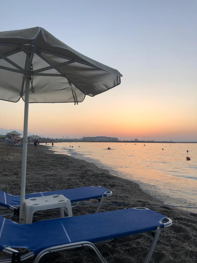 Akasha Waves Apartment Rethymno  Bagian luar foto